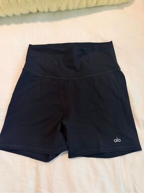 ALO Yoga | Shorts | Alo Yoga Breezy Short | Poshmark